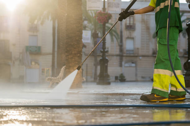 Best Factory Floor Cleaning  in Dundee, FL